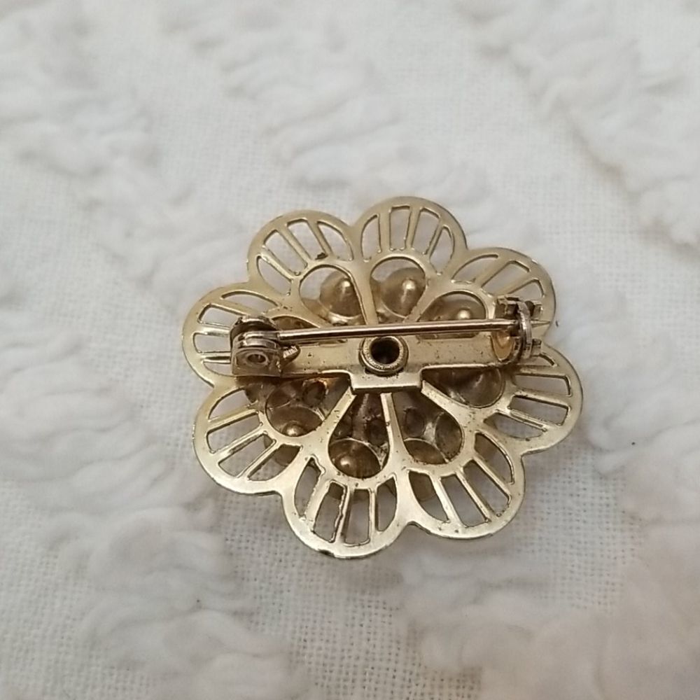 Vntg: Gold tone Rhinestone Brooch - Picture 4 of 7